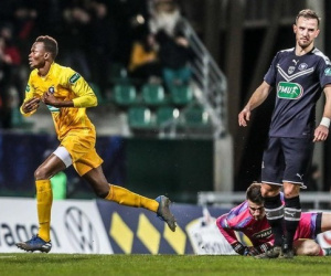 Đội bóng hàng xóm của Pau FC thoát 'án tử'