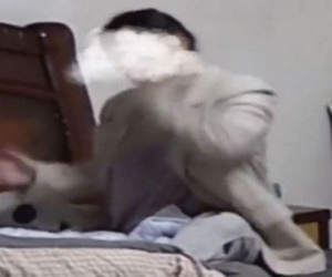 Mẹ chồng không cho bật điều hòa giữa nắng nóng 40 độ, con dâu ở cữ tự tát mình vì quá buồn bực