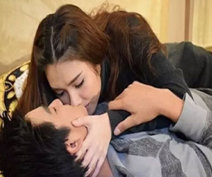 Thuê trai bao để học cách chiều chồng, tỉnh dậy thấy sếp nằm bên cạnh