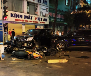 Thoát chết trong tai nạn giữa 4 ô tô, 6 xe máy, người đàn ông kể phút kinh hoàng