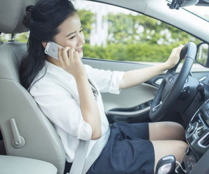 Sử dụng điện thoại khi lái xe năm 2022, cao nhất tới 3 triệu đồng