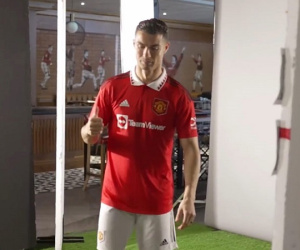 Ronaldo ở lại MU nhưng không phải để làm vua