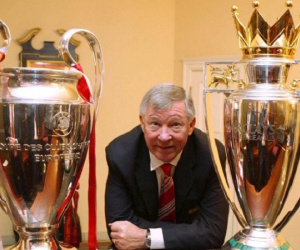 MU sửa sai, đưa Sir Alex Ferguson trở lại để giúp chèo lái con thuyền lạc lối