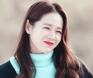 Ngoài nhan sắc và năng lực, điều gì khiến Son Ye Jin nổi tiếng rần rần?