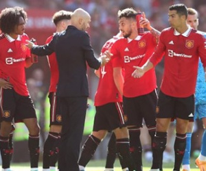 Ronaldo khó chịu ra mặt khi được Ten Hag chỉ đạo chiến thuật