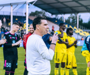 Pau FC thảm bại ngày ra quân, HLV Tholot gửi thông điệp đanh thép đến Quang Hải và đồng đội