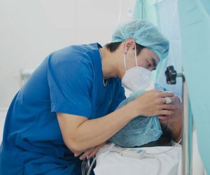 Bà xã Lê Dương Bảo Lâm hạ sinh quý tử, nam diễn viên xúc động gửi lời cảm ơn vợ
