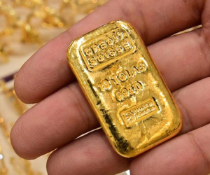 Vàng miếng SJC bất ngờ 'bốc hơi' hơn 2 triệu đồng/lượng