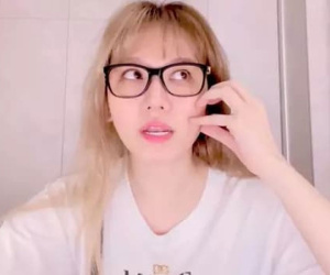 Hari Won lần đầu tiết lộ lý do những ngày qua hay đăng tải status buồn bã, là do bị liệt nửa mặt không thể cười nổi