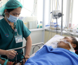 Tay không bắt rắn hổ mang, người đàn ông suy đa phủ tạng