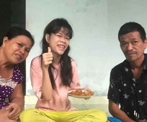 'Hiện tượng mạng' Thanh Nga Bento: 'Cuộc sống khó khăn, ba mẹ phải bán vé số'