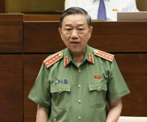 Bộ trưởng Công an sẽ trả lời chất vấn về hộ chiếu mới
