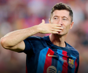 Lewandowski tỏa sáng, Barca nghiền nát Pumas