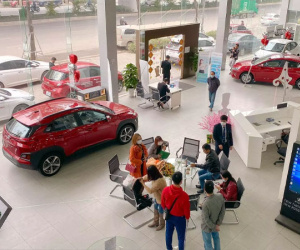 Không kiêng tháng cô hồn, khách Việt săn mua ô tô giảm giá