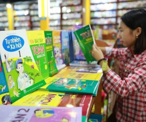 Có thể dùng ngân sách mua sách giáo khoa phổ thông cho học sinh mượn từ năm học 2022 - 2023
