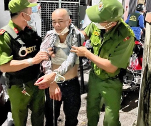 Mâu thuẫn giành quyền nuôi con, chồng đâm vợ cùng mẹ vợ nguy kịch