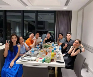 Hậu tin đồn được con trai bầu Hiển cầu hôn, Đỗ Mỹ Linh công khai xuất hiện trong buổi tiệc của nhà chồng tương lai