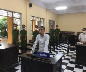 Nghe cha nói 'không cho đất', nghịch tử chém cha suýt chết