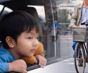 Mẹ Trung Quốc chê thầy giáo của con đi xe đạp gây bão mạng xã hội