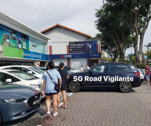 Bị người lớn bỏ lại trong xe, đứa trẻ tự lái ô tô rồi gây tai nạn