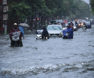 Bão số 2 đang tiến gần đất liền, khu vực Bắc Bộ xảy ra mưa lớn
