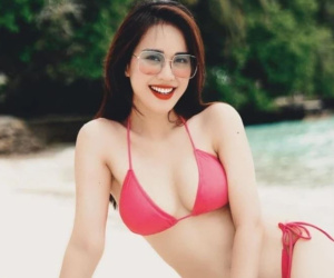 MC xinh đẹp nhất nhì VTV tung ảnh bikini khoe body 'bỏng rẫy'