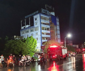 Nhà 6 tầng ở Hải Phòng đổ sập trong đêm