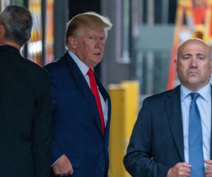 FBI thu 11 bộ tài liệu mật sau khi khám xét nhà ông Trump