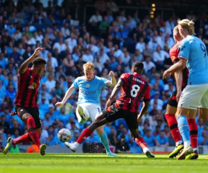 Vùi dập Bournemouth, Man City lên đỉnh bảng Ngoại hạng Anh