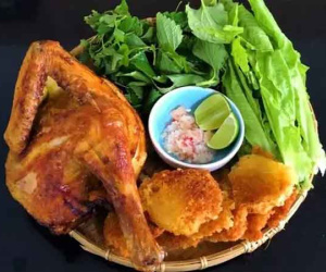 Trời mưa đi làm ướt lướt thướt, vợ ấm lòng khi nhận tin nhắn chồng