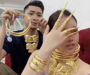 Danh tính khủng cô vợ đại gia, tặng chồng trang sức 120 cây vàng