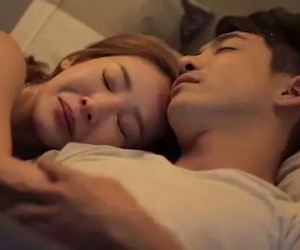 Chồng đi xa sắp về, vợ không nỡ chia tay mối tình vụng trộm