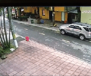 Clip: Kinh hoàng bình gas phát nổ như bom, thổi tung quán lẩu ở Quảng Ninh