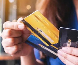 Vợ lấy thẻ ATM của chồng có phải là bạo lực gia đình?