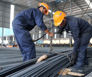 Giá thép lao dốc, tiếp tục giảm lần thứ 14 liên tiếp