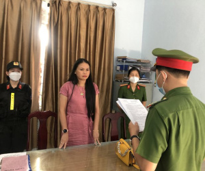 Được tại ngoại để sinh con, 'nữ quái' tranh thủ lừa thêm 16 tỉ đồng