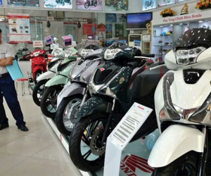 Xe máy Honda đồng loạt giảm giá mạnh trong 'tháng cô hồn'