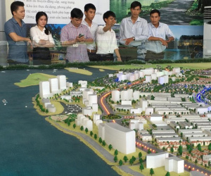 Bất động sản đối mặt với rủi ro... cạn tiền