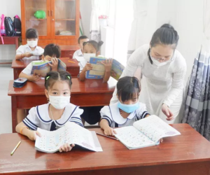 Thực hư chuyện học sinh 'không tiêm vắc-xin Covid-19 thì không được học bán trú'