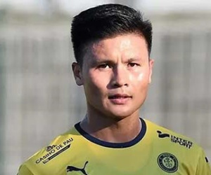 Quang Hải 'gánh' thêm tiền đạo thất nghiệp nửa năm tại Pau FC