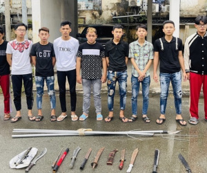 Kéo nhau đi truy sát đối thủ rồi khóc tại Công an TP Thủ Đức