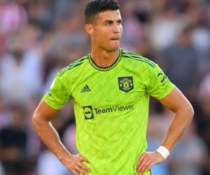 Ronaldo hết cửa rời MU