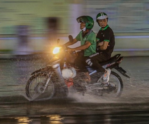 Miền Bắc, miền Trung đón mưa lớn đỉnh điểm