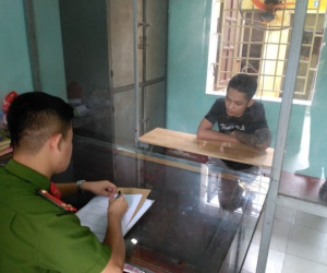 Khởi tố nam thanh niên dùng 'ảnh nóng' của người yêu để tống tiền