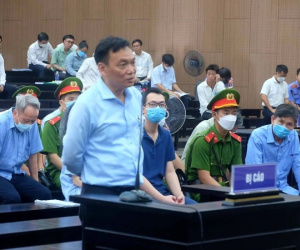 Thâu tóm đất vàng, ‘sân chơi mạo hiểm’ của các đại gia