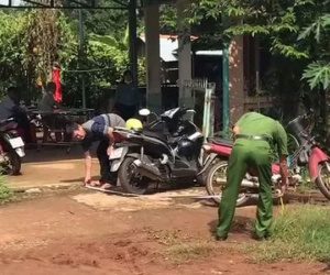Đang hát karaoke, nam thanh niên ngã nhào rồi chết