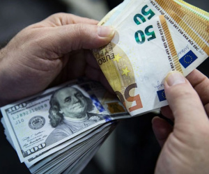 Giá đồng euro rớt xuống mức thấp kỷ lục, 1 EUR không đổi được 1 USD