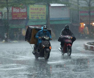 Thời tiết 24/8: Hà Nội có mưa to, TP.HCM vẫn mưa giông vào chiều tối