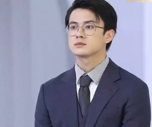 Màn lột xác khó tin bác sĩ hot boy 'Người Ấy Là Ai' cực nổi trên MXH
