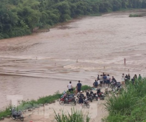 Đi qua ngầm ở thành phố Lạng Sơn, một nam sinh bị lũ cuốn trôi